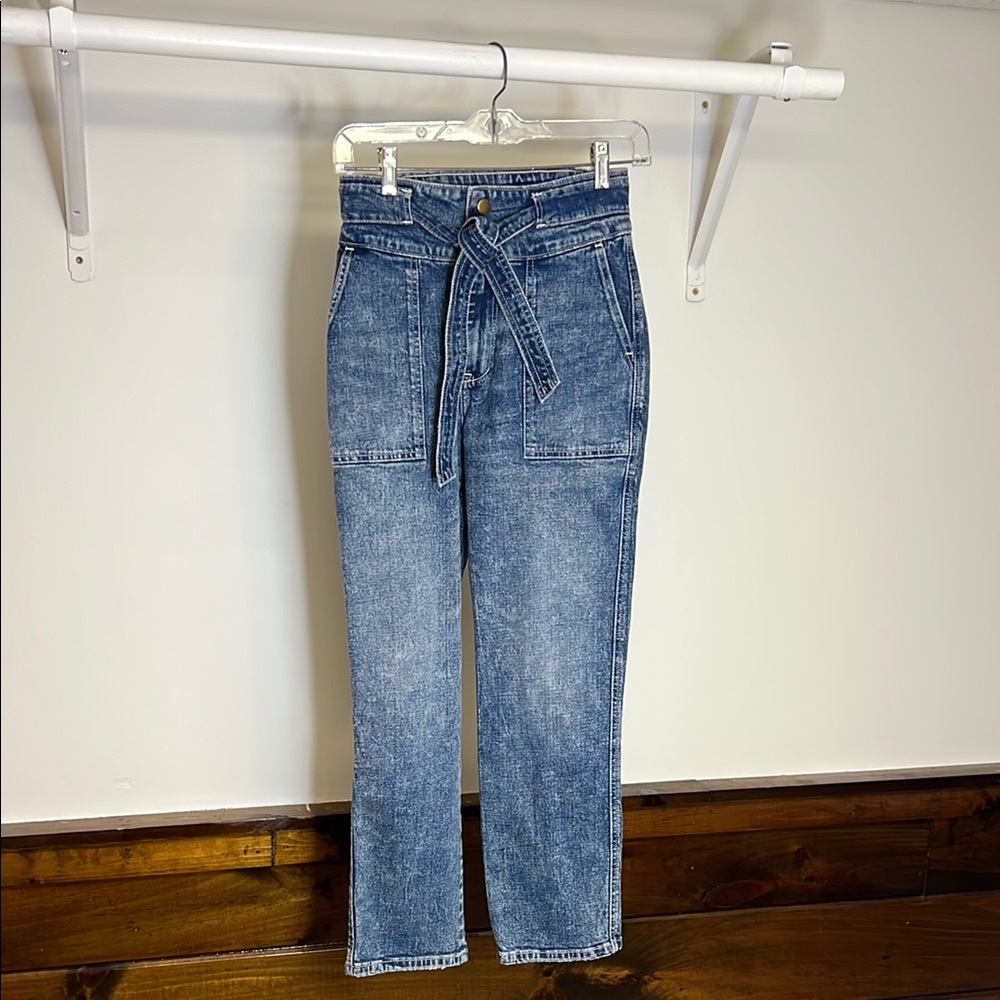 NWT A&F Ultra High Rise Straight Belted Snap Waist Blue Jeans- 0